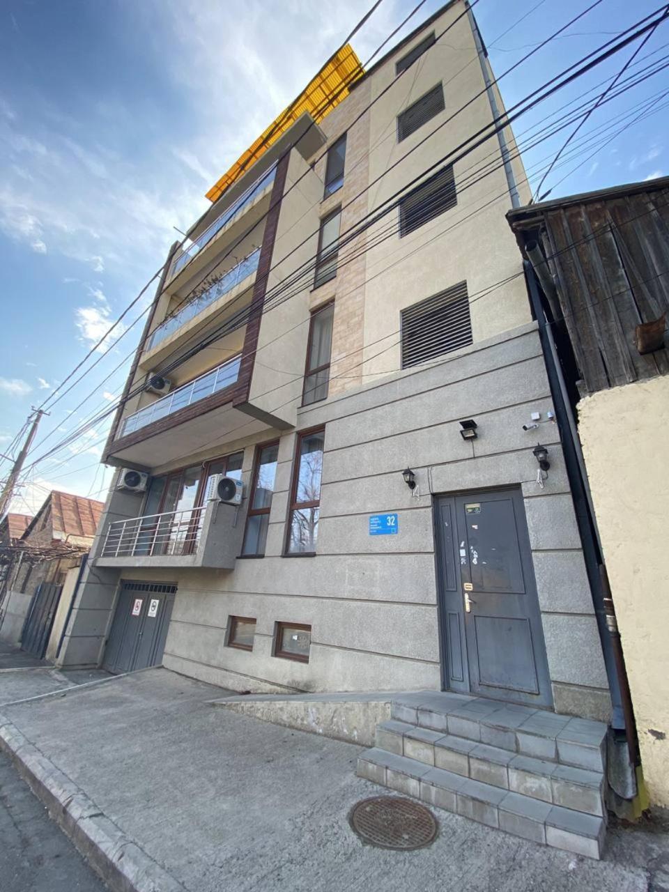 Hotel Graf T Tbilisi Exteriör bild
